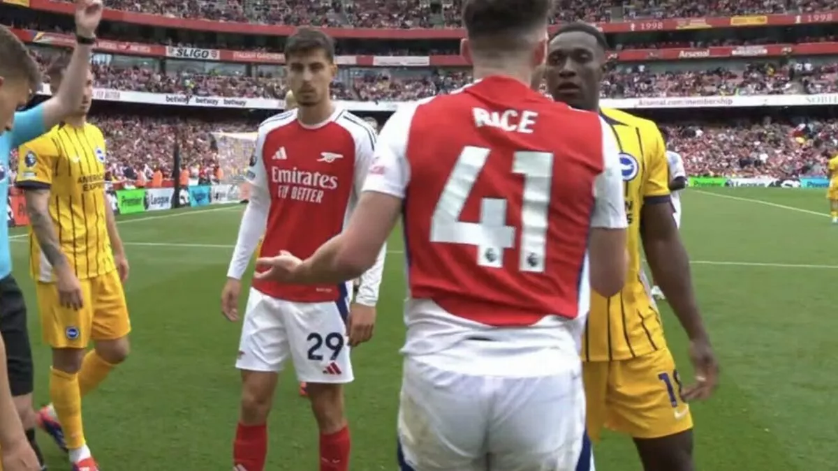 “Fuming Declan Rice Sees Red After Being Kicked by Opponent in Shocking Arsenal Controversy!”