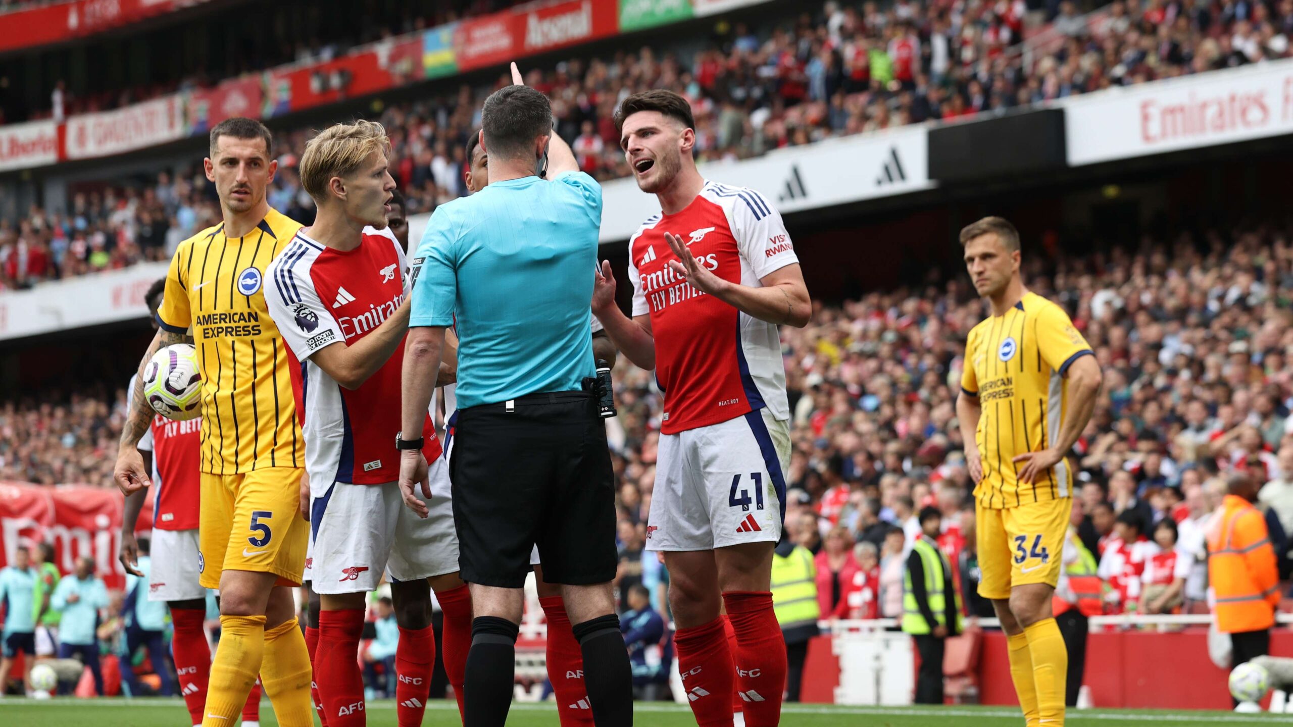 “Declan Rice Red Card Sparks Chaos as Arsenal Crumble Against Brighton: 5 Key Moments!”