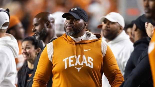 Torre Becton to remain at Texas following NFL overtures